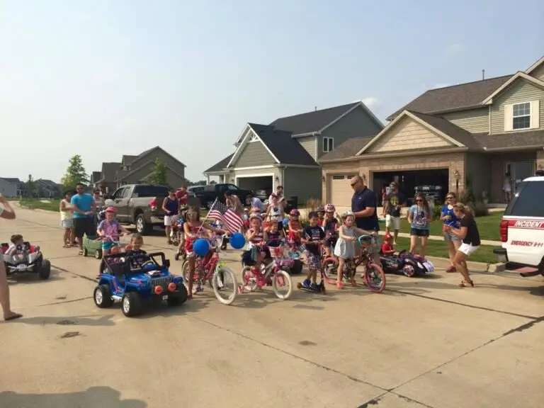 Kids Parade July 4th FIeldstone Savoy